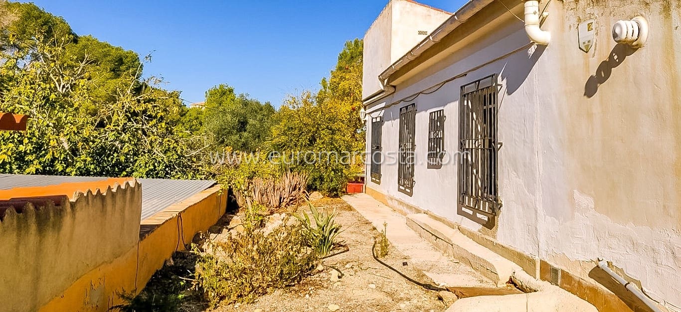 2 sypialnia Finka/Dom wiejski na sprzedaż w Fortuna z basenem garażem - 242 000 € (Ref: 8825996)