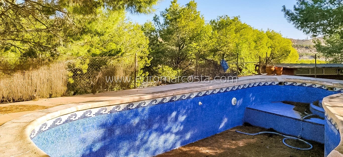 2 sypialnia Finka/Dom wiejski na sprzedaż w Fortuna z basenem garażem - 242 000 € (Ref: 8825996)