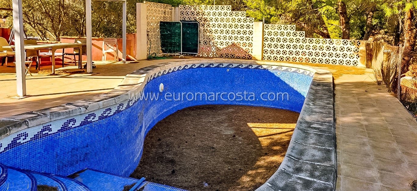 2 sypialnia Finka/Dom wiejski na sprzedaż w Fortuna z basenem garażem - 242 000 € (Ref: 8825996)