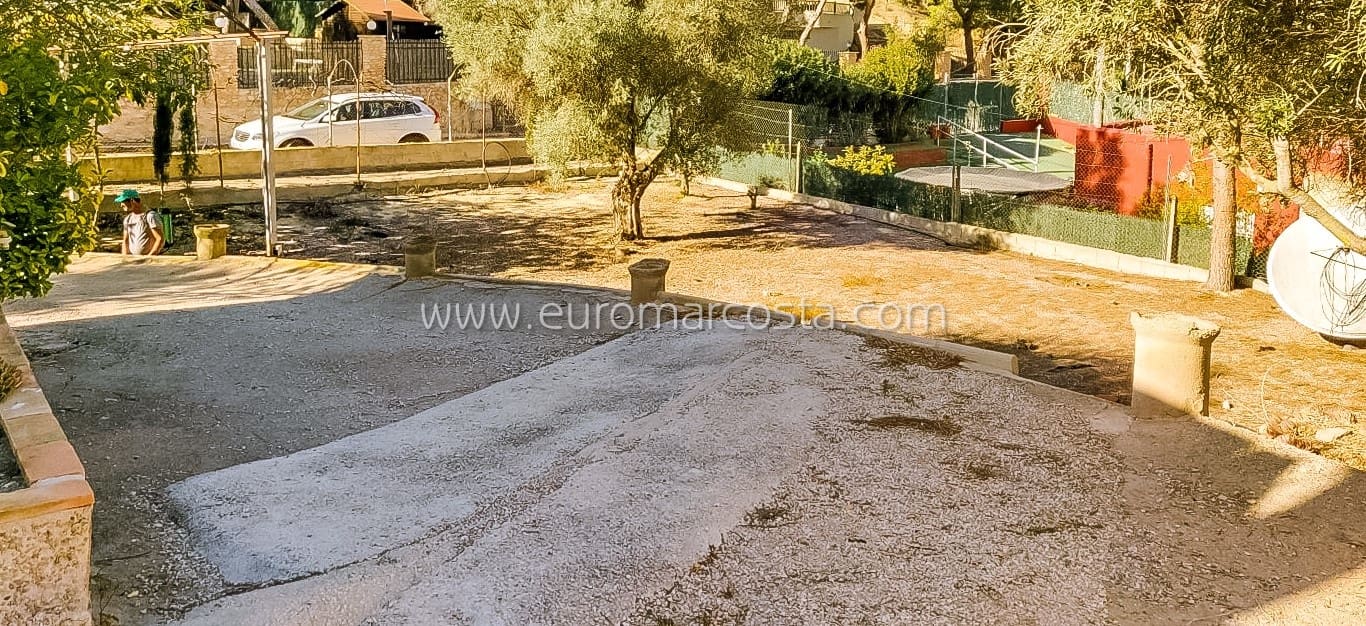 2 sypialnia Finka/Dom wiejski na sprzedaż w Fortuna z basenem garażem - 242 000 € (Ref: 8825996)