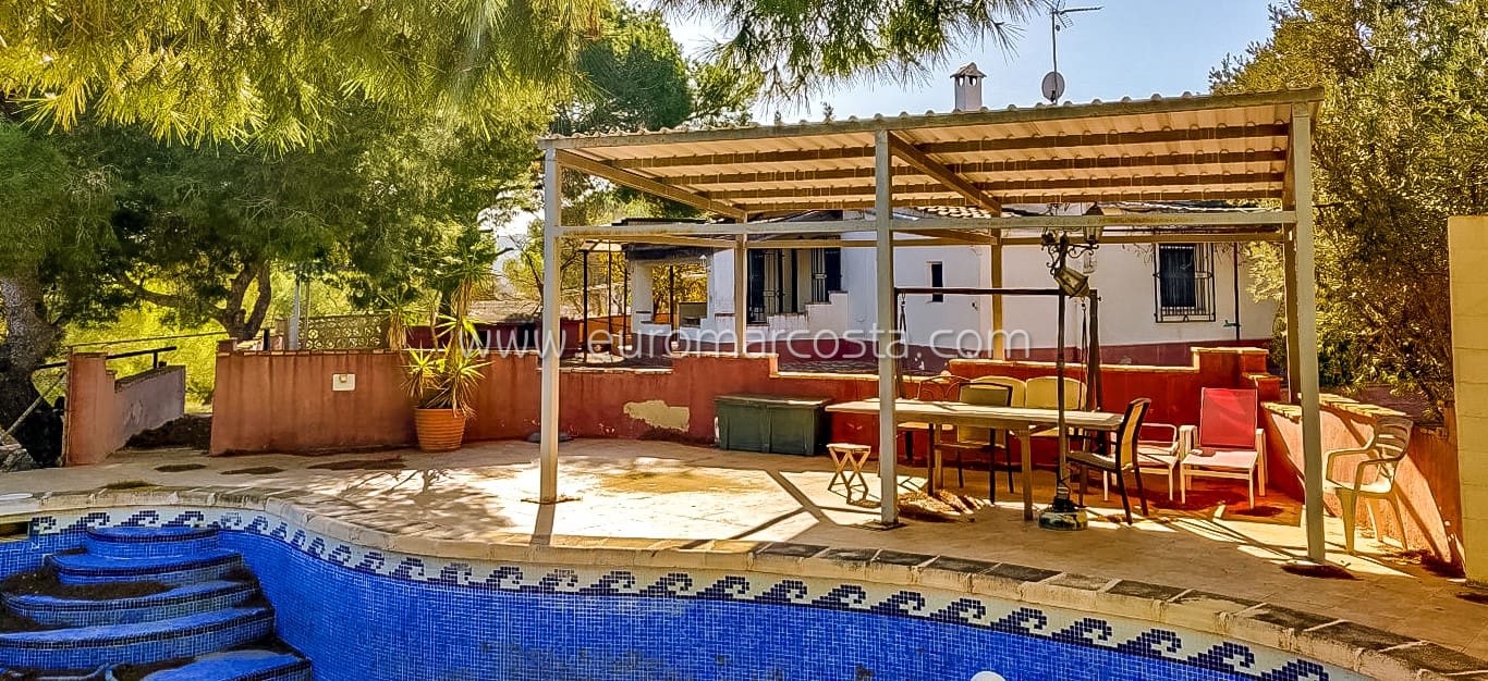 2 sypialnia Finka/Dom wiejski na sprzedaż w Fortuna z basenem garażem - 242 000 € (Ref: 8825996)