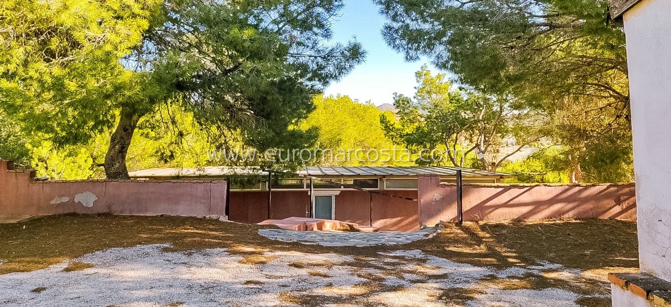 2 sypialnia Finka/Dom wiejski na sprzedaż w Fortuna z basenem garażem - 242 000 € (Ref: 8825996)