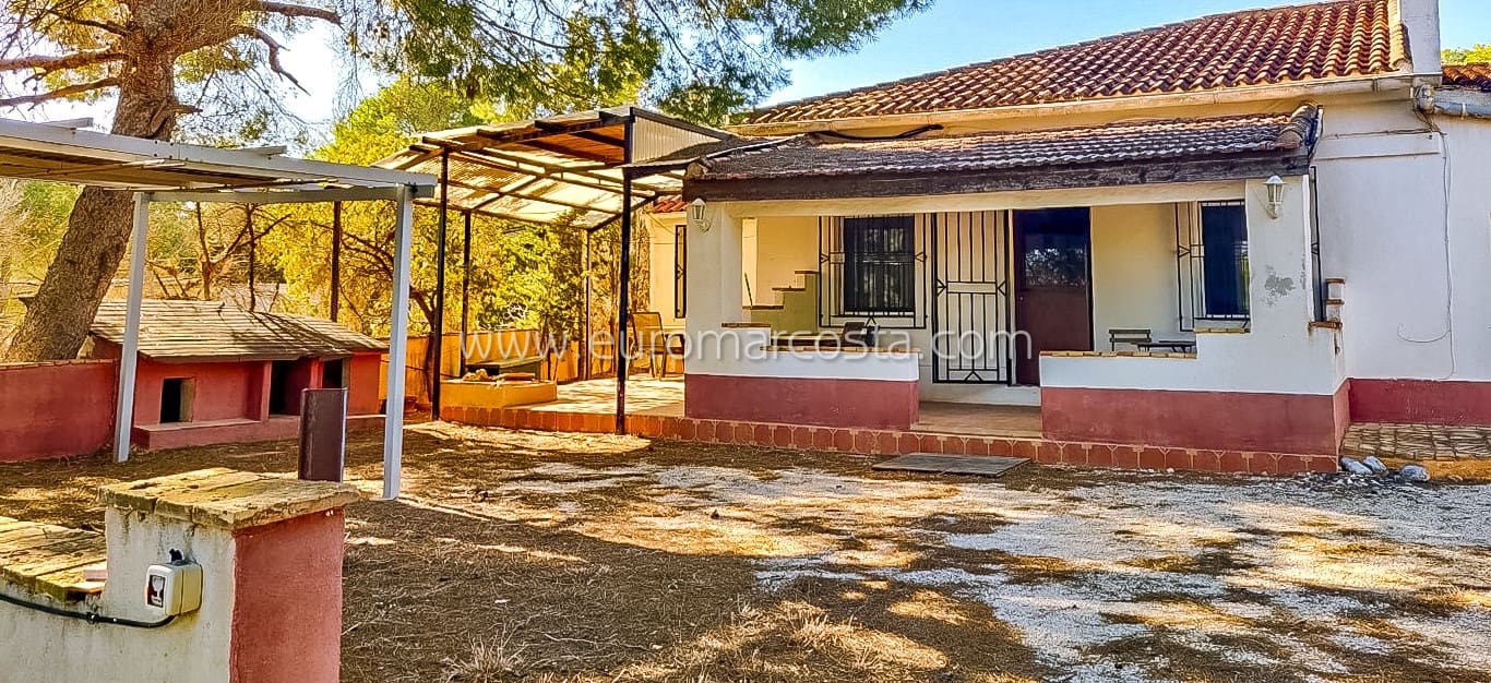 2 sypialnia Finka/Dom wiejski na sprzedaż w Fortuna z basenem garażem - 242 000 € (Ref: 8825996)