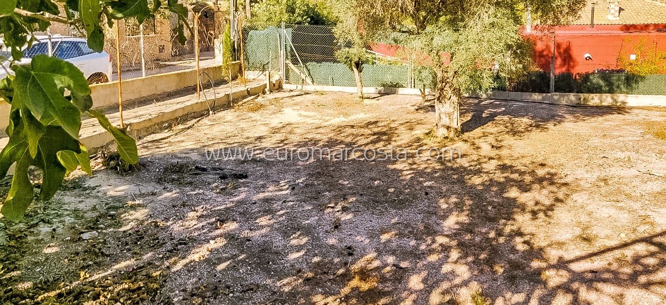 2 sypialnia Finka/Dom wiejski na sprzedaż w Fortuna z basenem garażem - 242 000 € (Ref: 8825996)