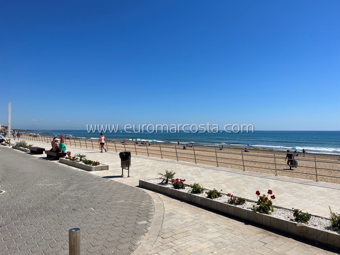 2 soveværelse Lejlighed til salg i La Mata med swimmingpool garage - € 340.000 (Ref: 8868052)