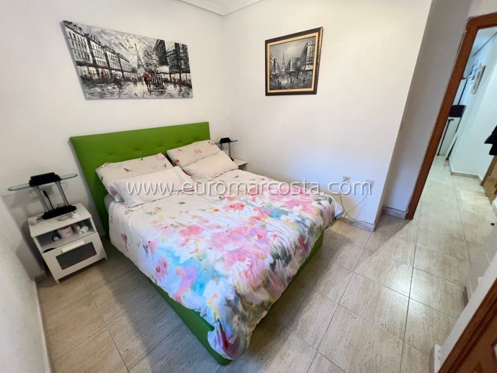 1 bedroom Apartment for sale in Torrevieja - € 109,900 (Ref: 8891863)