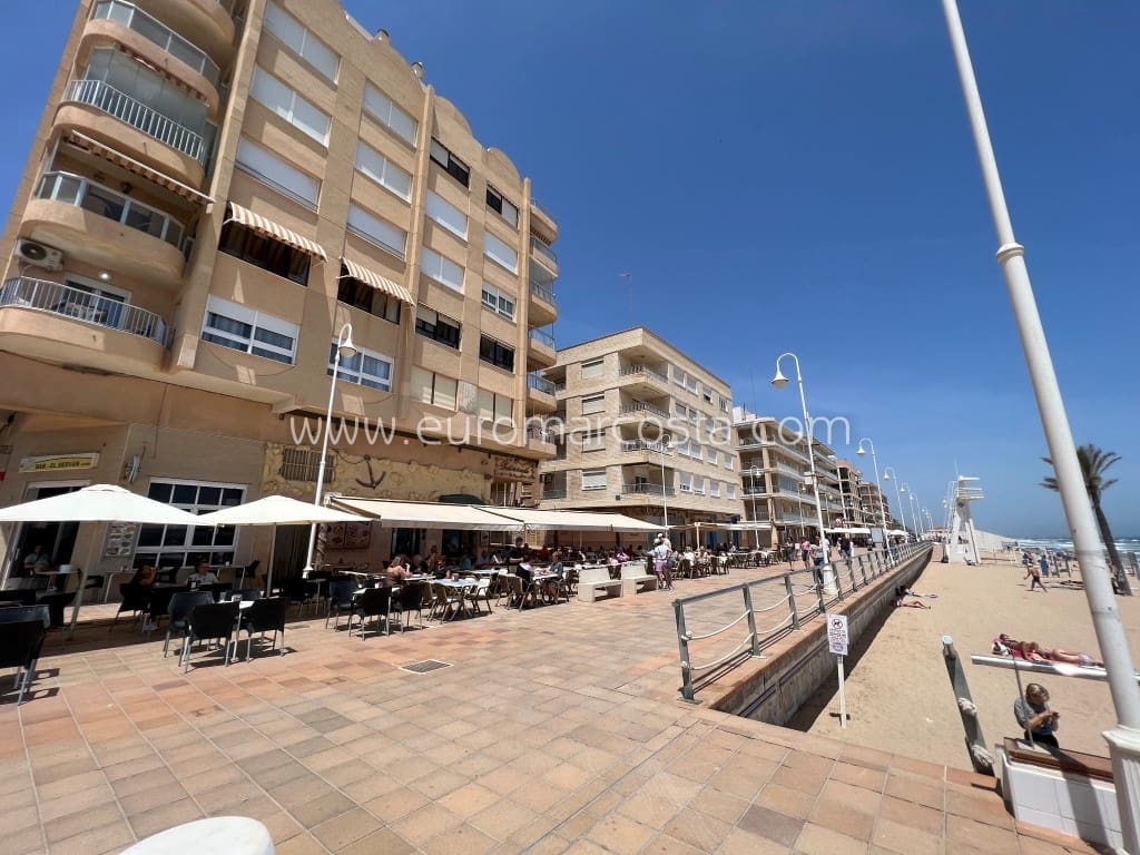 3 soveværelse Bungalow til salg i Guardamar del Segura med swimmingpool - € 228.000 (Ref: 8930748)