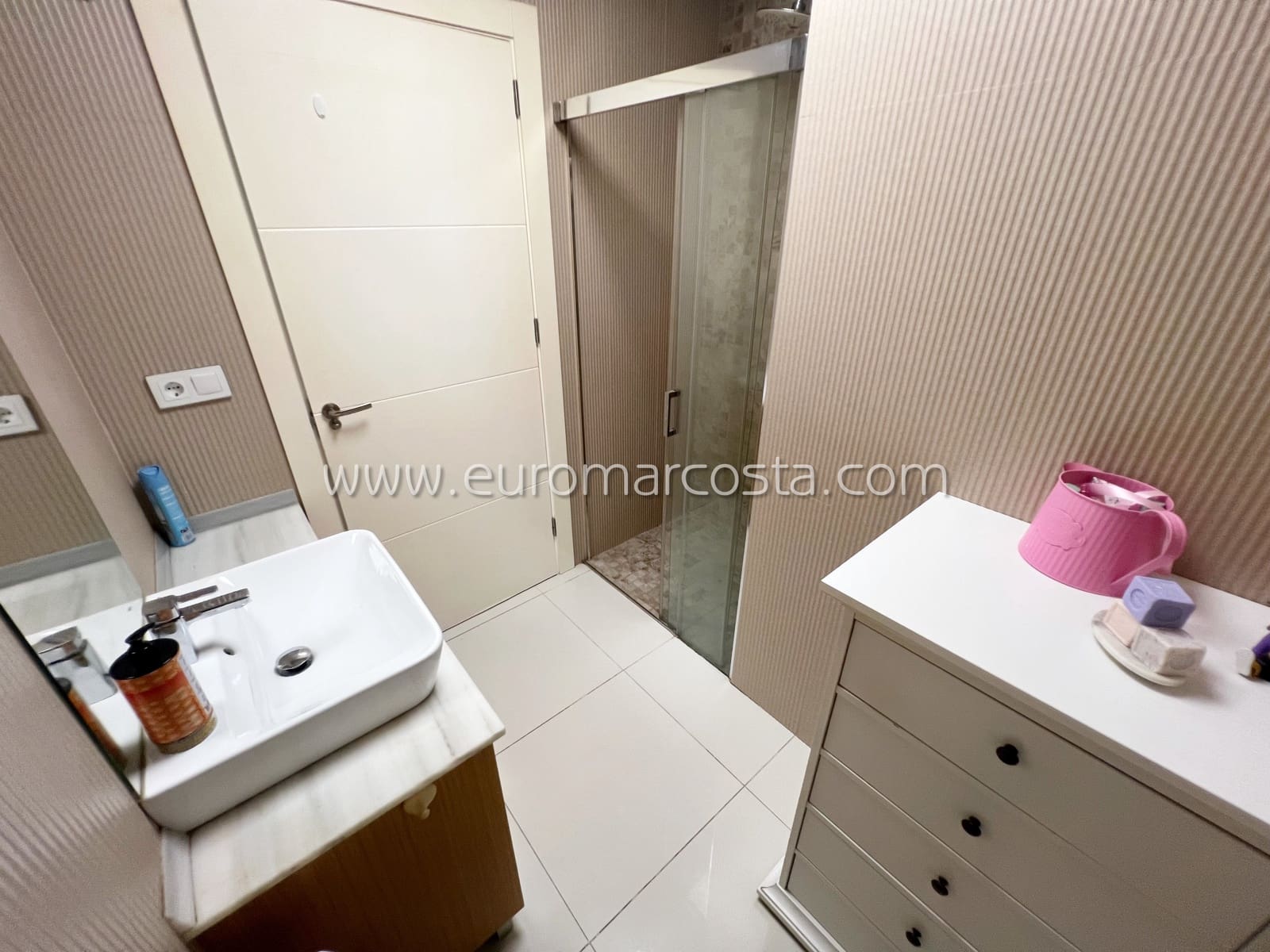 3 soveværelse Bungalow til salg i Guardamar del Segura med swimmingpool - € 228.000 (Ref: 8930748)