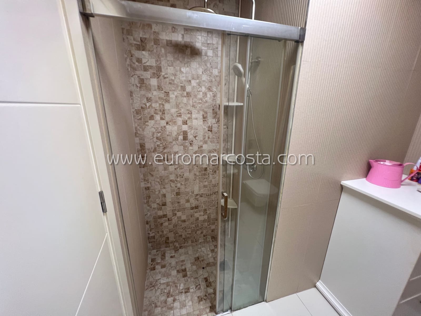 3 soveværelse Bungalow til salg i Guardamar del Segura med swimmingpool - € 228.000 (Ref: 8930748)