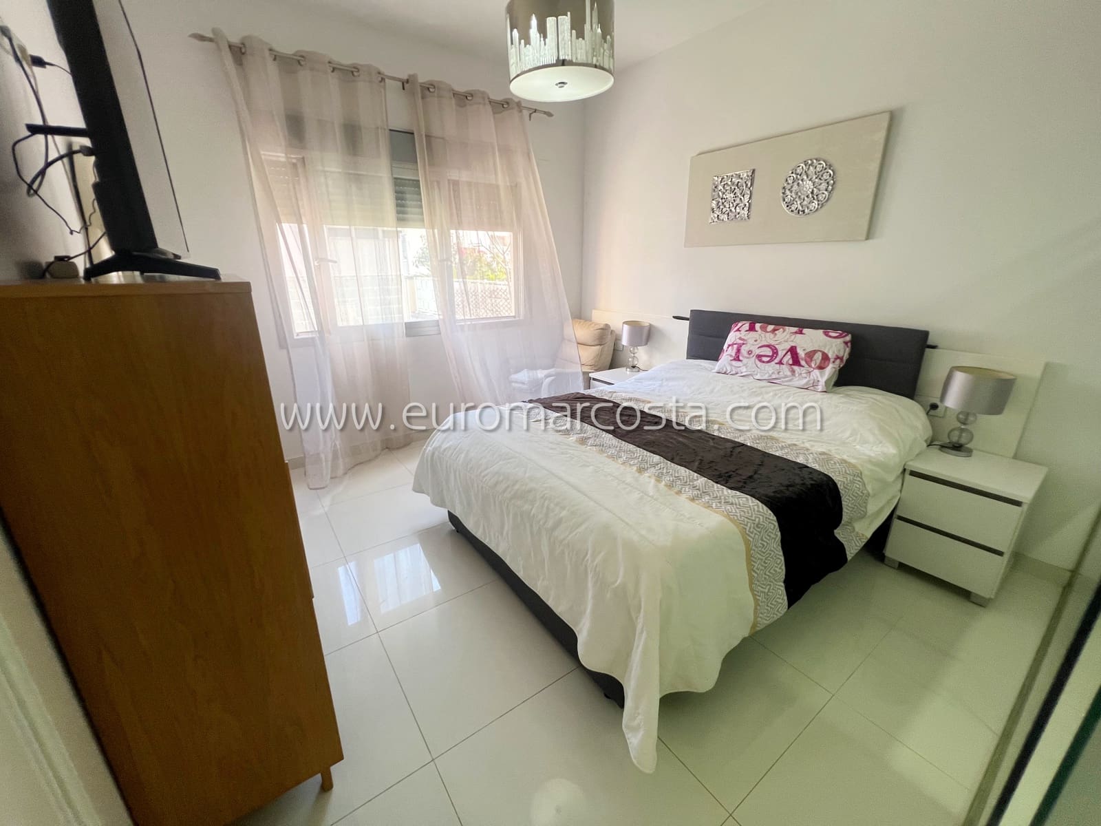 3 soveværelse Bungalow til salg i Guardamar del Segura med swimmingpool - € 228.000 (Ref: 8930748)