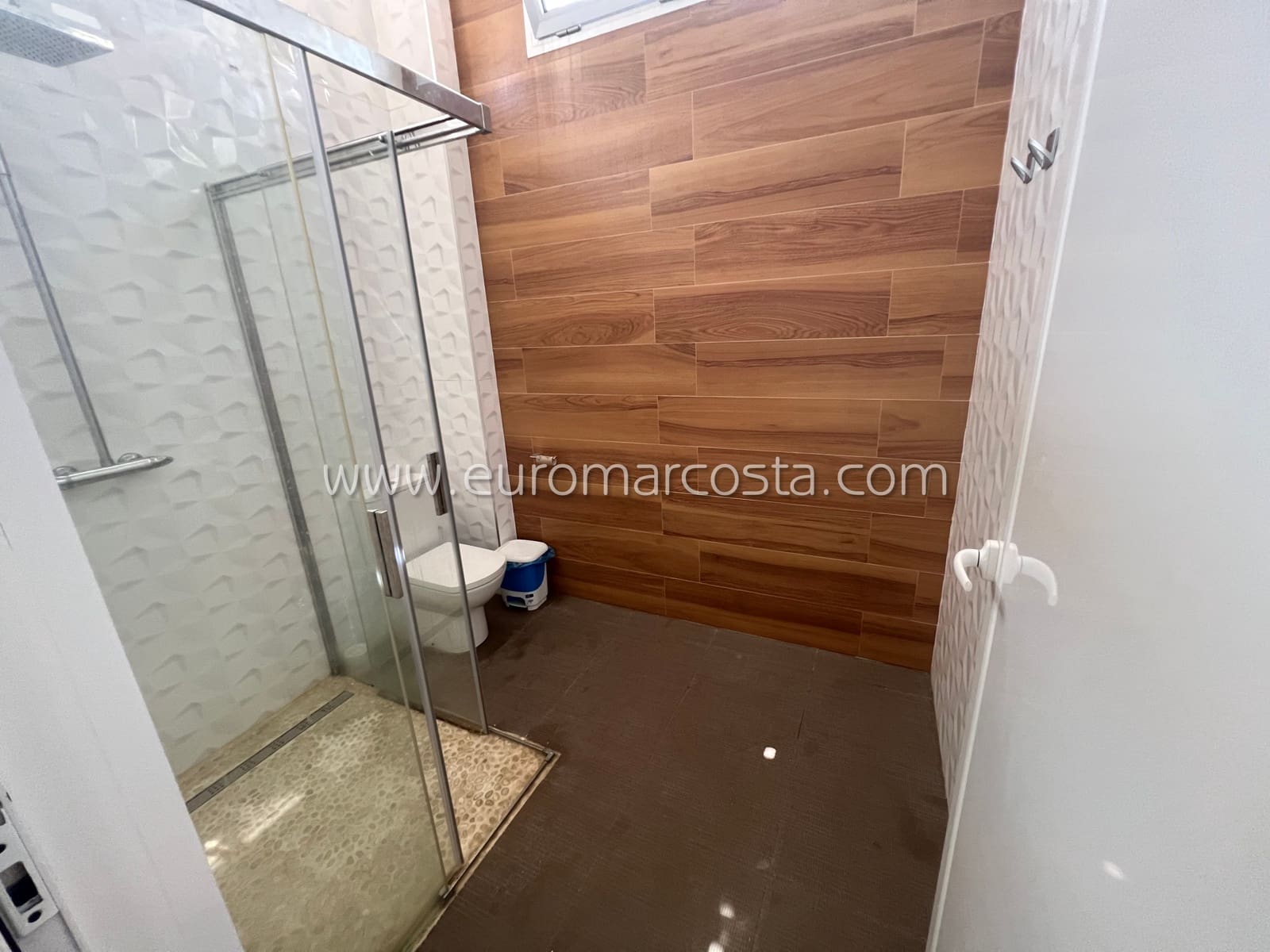 3 soveværelse Bungalow til salg i Guardamar del Segura med swimmingpool - € 228.000 (Ref: 8930748)