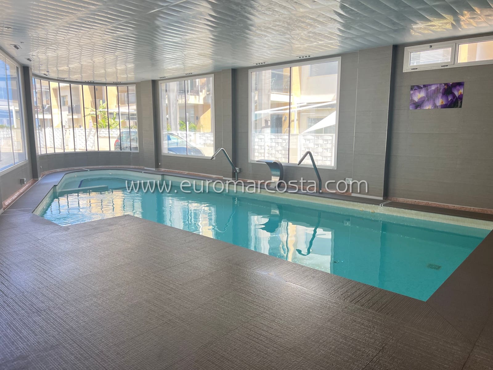 3 soveværelse Bungalow til salg i Guardamar del Segura med swimmingpool - € 228.000 (Ref: 8930748)