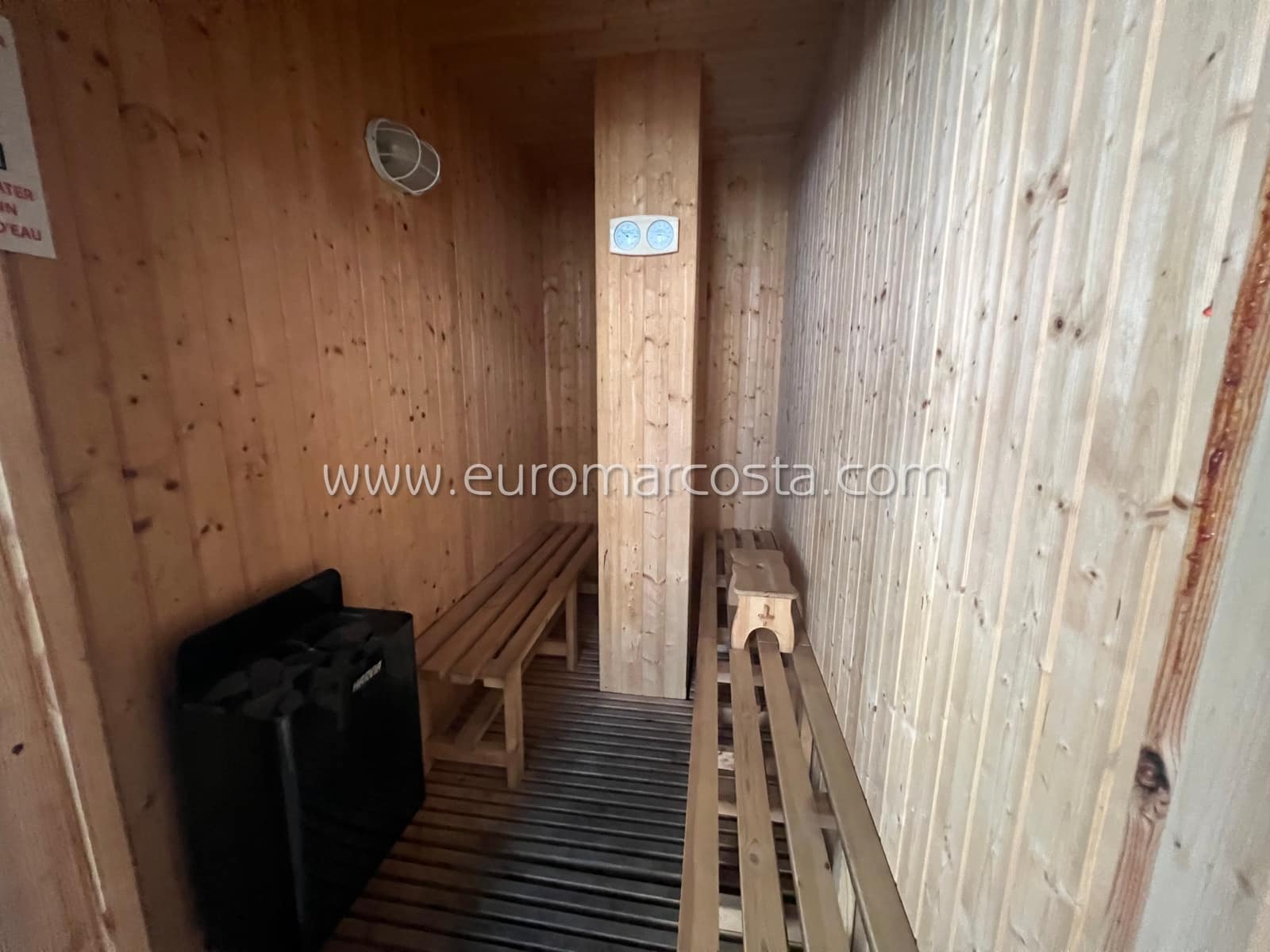 3 soveværelse Bungalow til salg i Guardamar del Segura med swimmingpool - € 228.000 (Ref: 8930748)