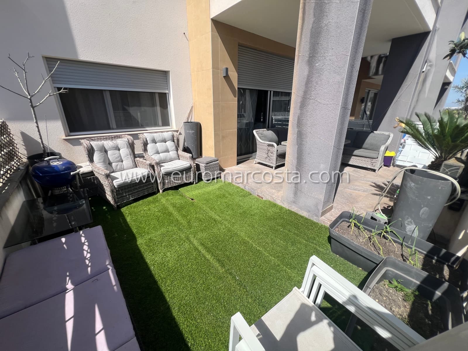 3 soveværelse Bungalow til salg i Guardamar del Segura med swimmingpool - € 228.000 (Ref: 8930748)