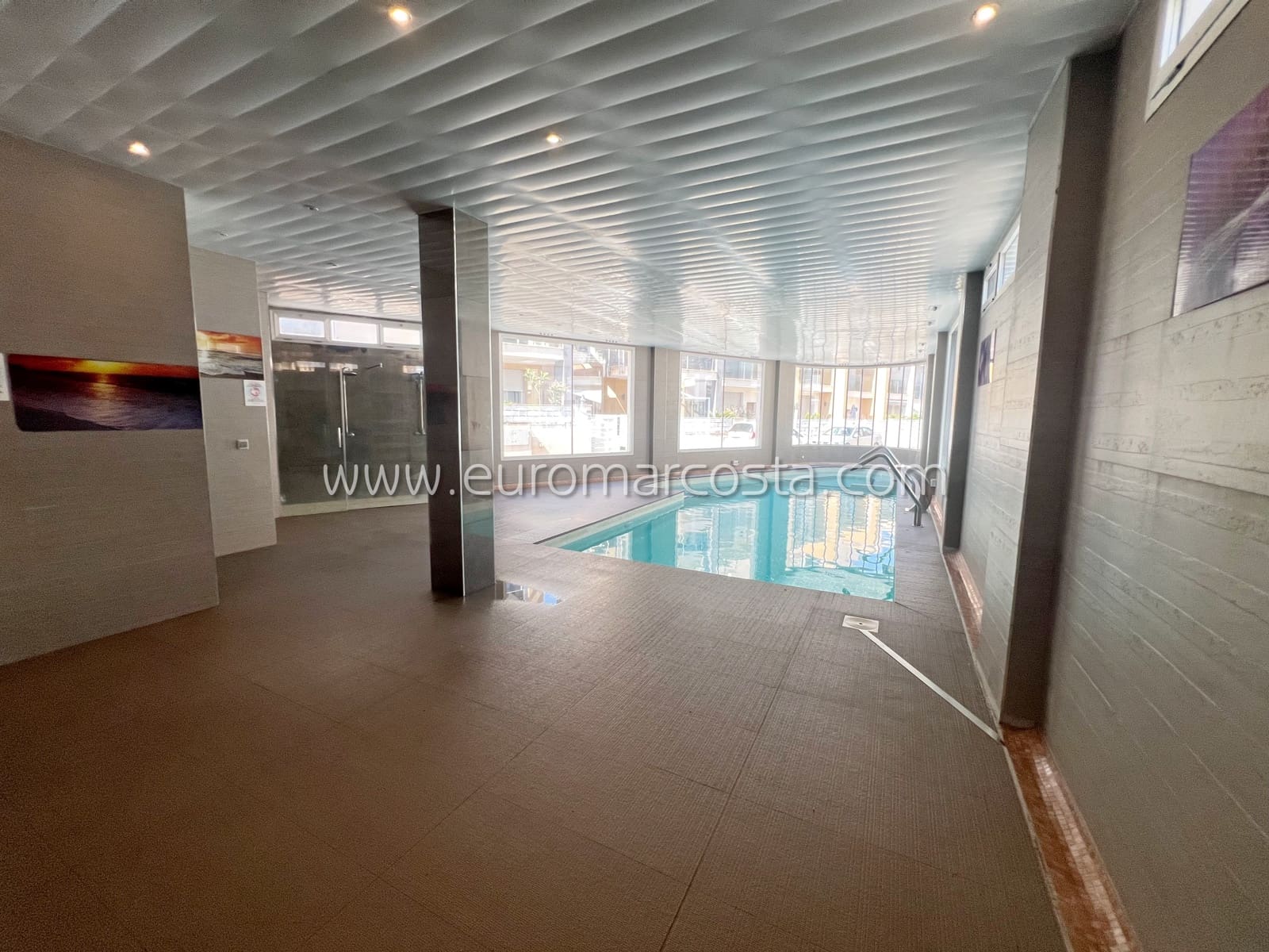 3 soveværelse Bungalow til salg i Guardamar del Segura med swimmingpool - € 228.000 (Ref: 8930748)