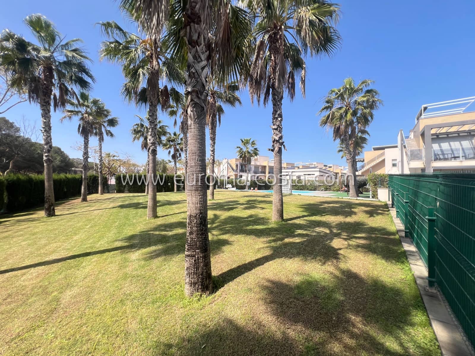 3 soveværelse Bungalow til salg i Guardamar del Segura med swimmingpool - € 228.000 (Ref: 8930748)