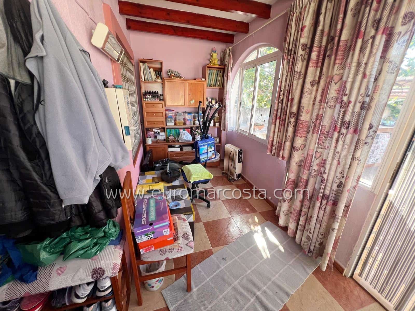 3 quarto Moradia em Banda para venda em Torrevieja com garagem - 175 000 € (Ref: 8993400)