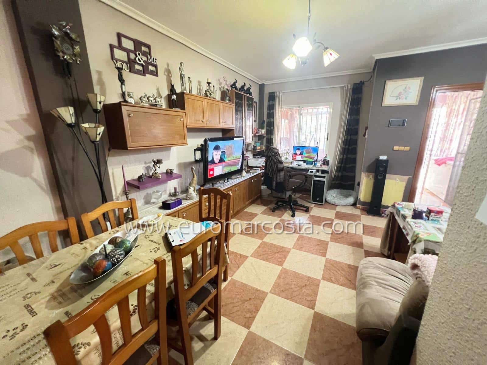 3 quarto Moradia em Banda para venda em Torrevieja com garagem - 175 000 € (Ref: 8993400)