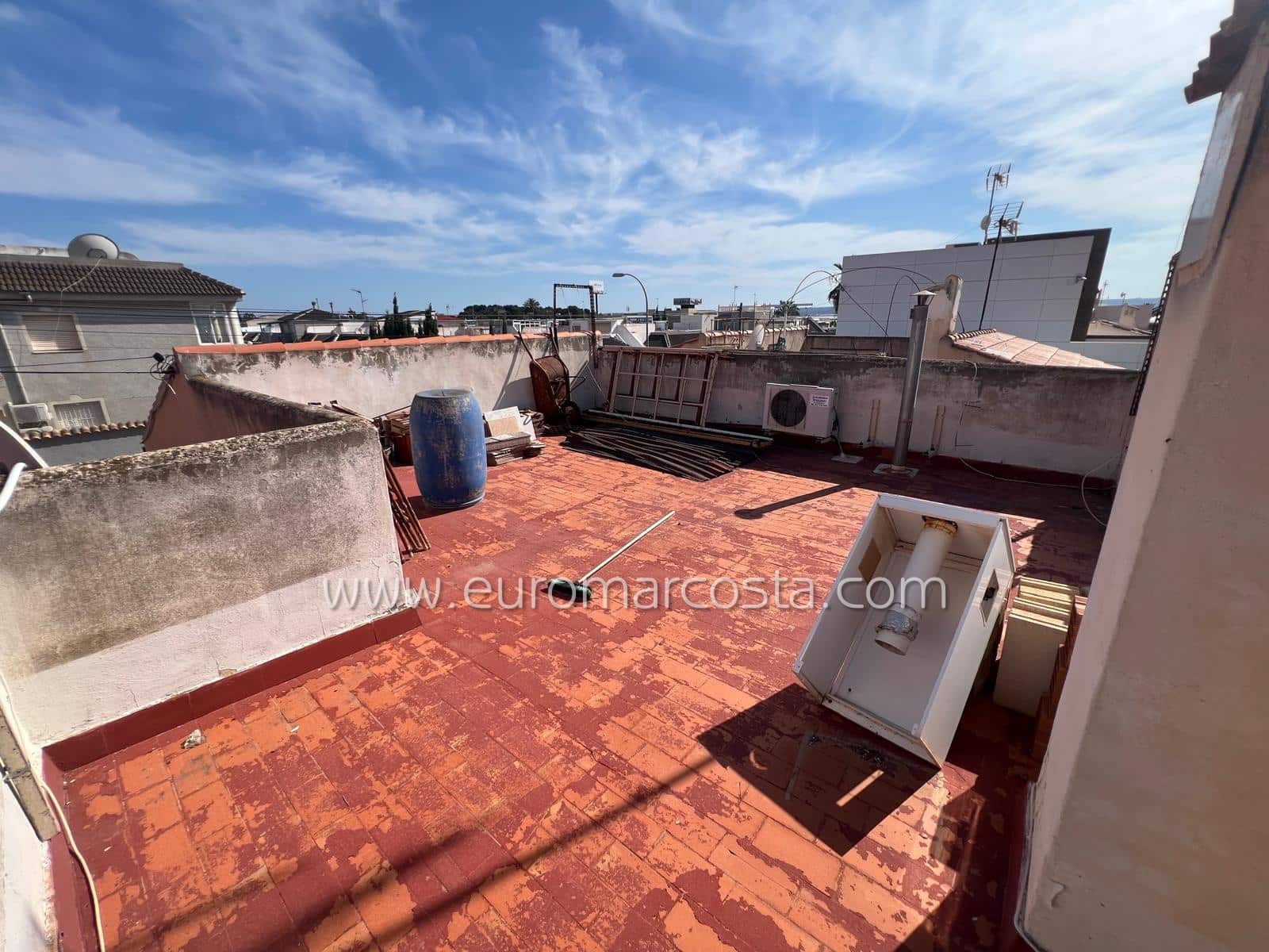 3 quarto Moradia em Banda para venda em Torrevieja com garagem - 175 000 € (Ref: 8993400)