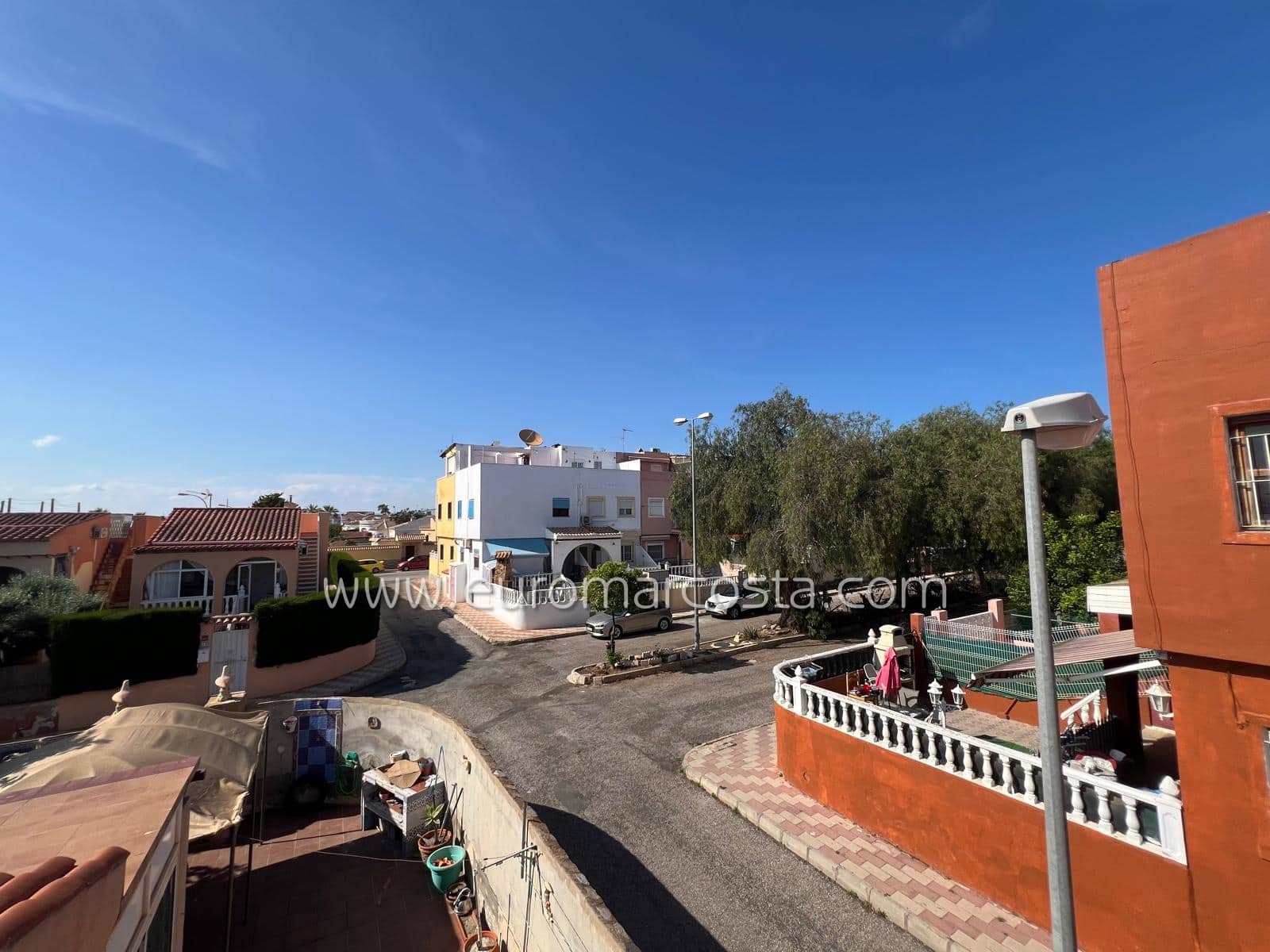 3 quarto Moradia em Banda para venda em Torrevieja com garagem - 175 000 € (Ref: 8993400)