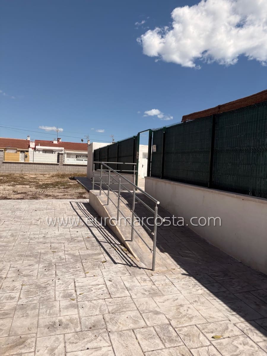 2 bedroom Bungalow for sale in Torrevieja with pool - € 135,000 (Ref: 9018679)