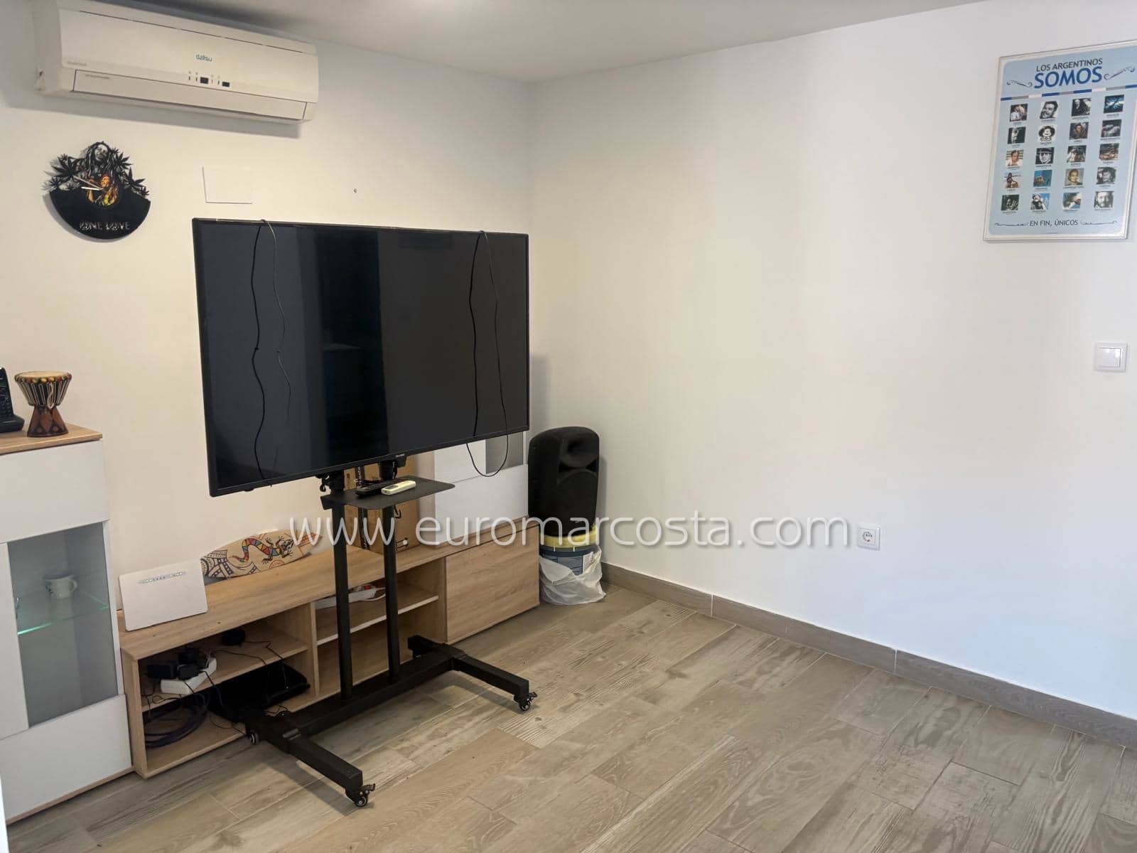 2 bedroom Bungalow for sale in Torrevieja with pool - € 135,000 (Ref: 9018679)