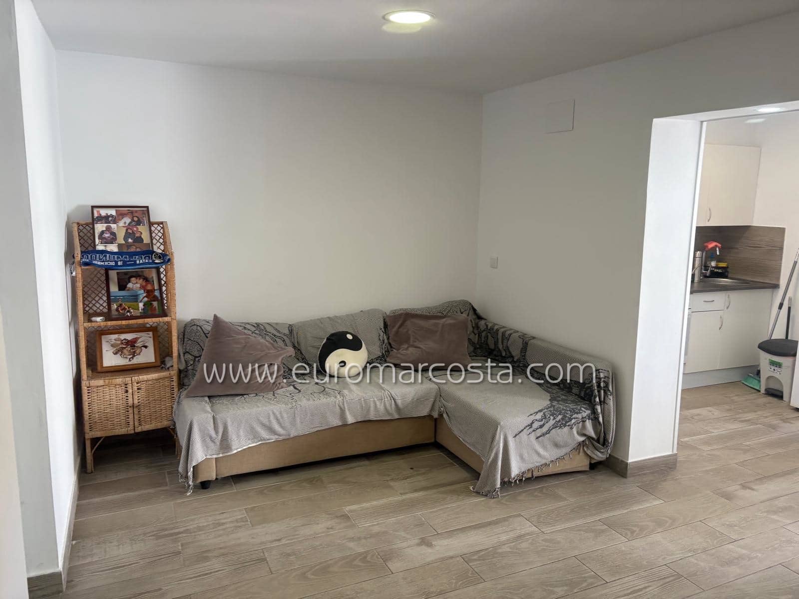2 bedroom Bungalow for sale in Torrevieja with pool - € 135,000 (Ref: 9018679)