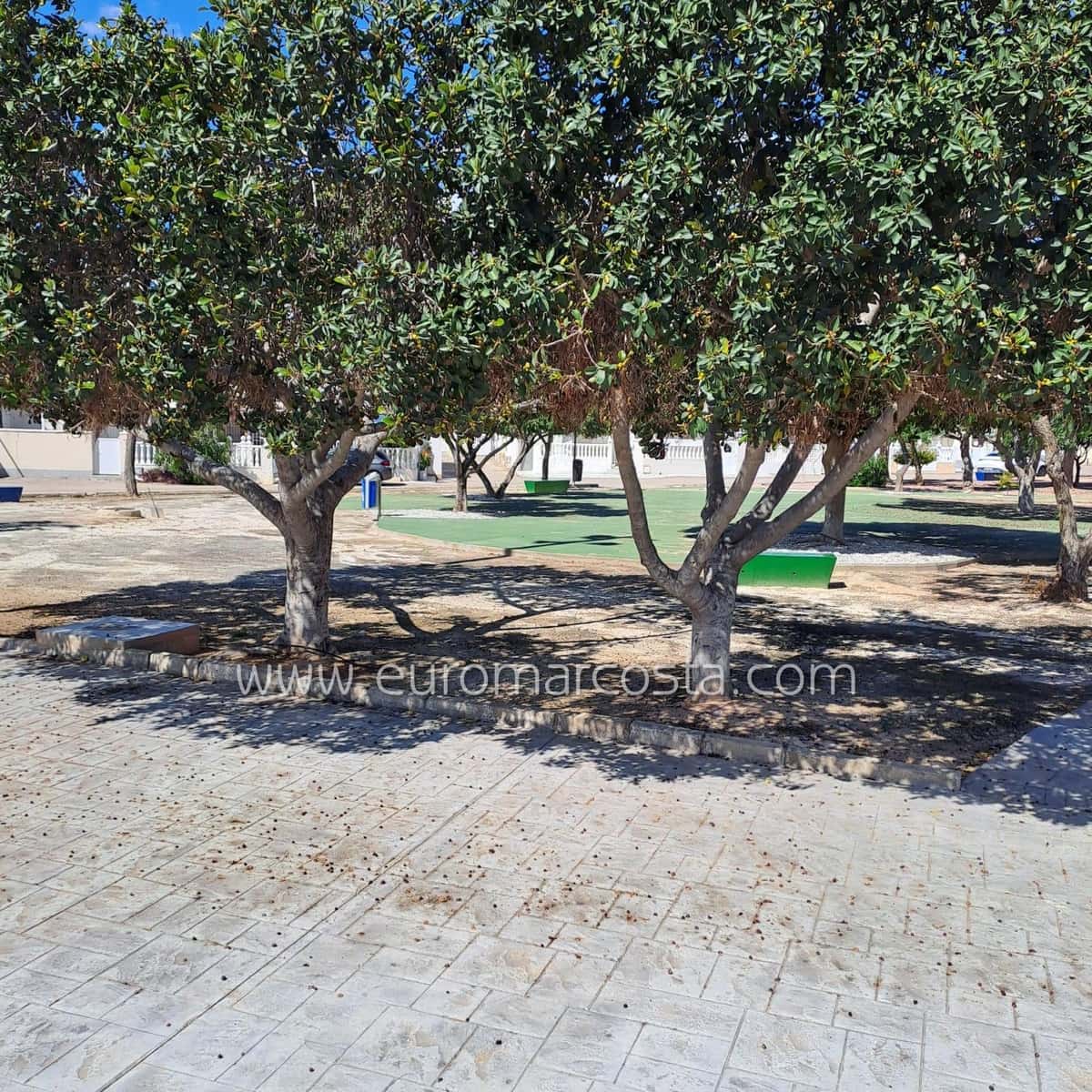 2 bedroom Bungalow for sale in Torrevieja with pool - € 135,000 (Ref: 9018679)