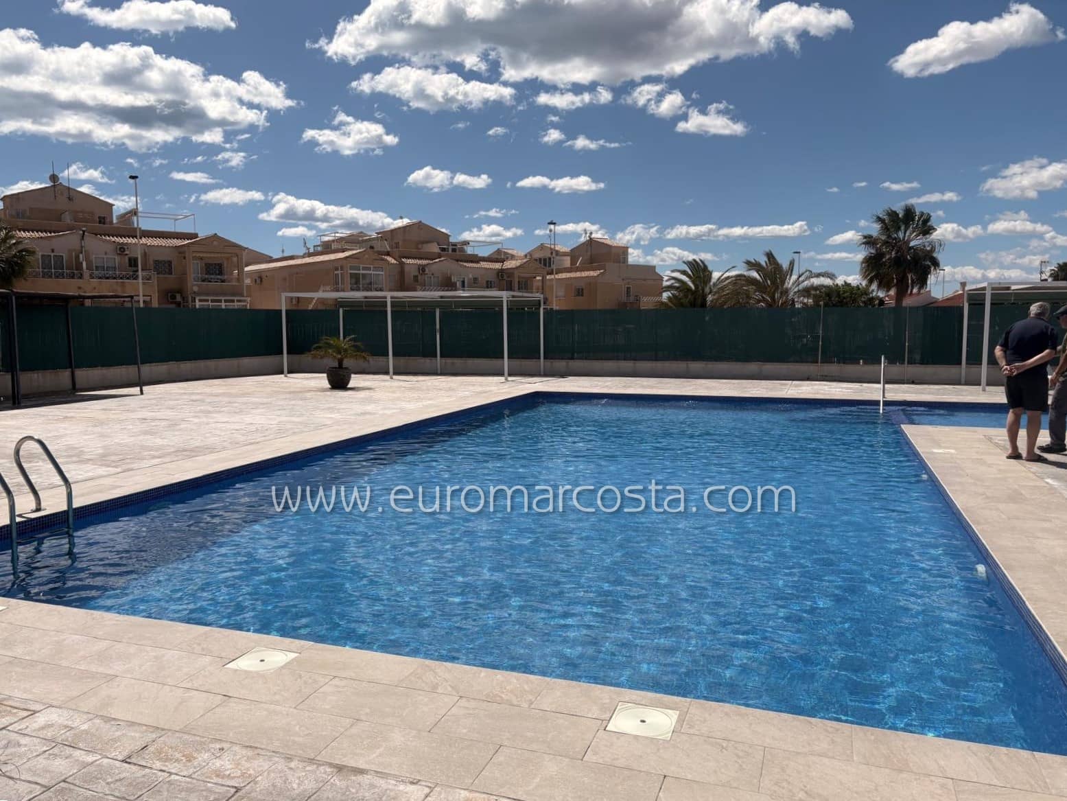2 bedroom Bungalow for sale in Torrevieja with pool - € 135,000 (Ref: 9018679)