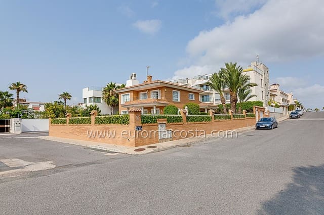 5 soveværelse Villa til salg i Torrevieja med swimmingpool garage - € 1.575.000 (Ref: 9022189)