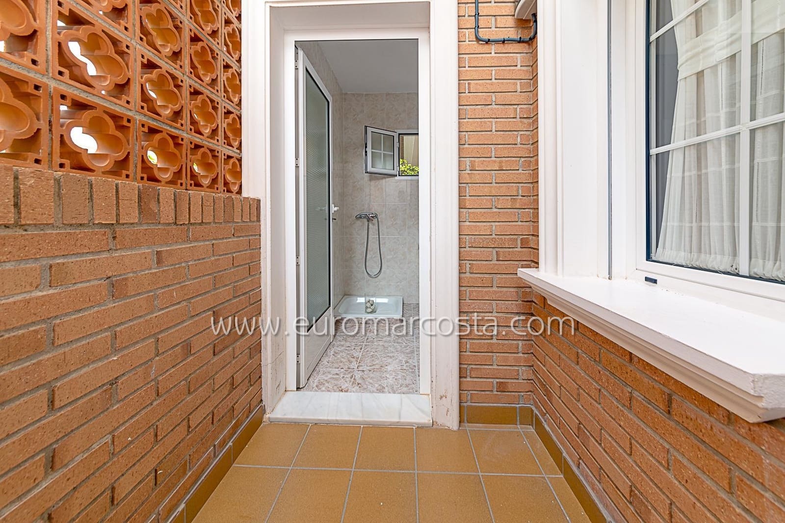 5 slaapkamer Villa te koop in Torrevieja met zwembad garage - € 1.575.000 (Ref: 9022189)