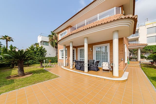 5 soveværelse Villa til salg i Torrevieja med swimmingpool garage - € 1.575.000 (Ref: 9022189)