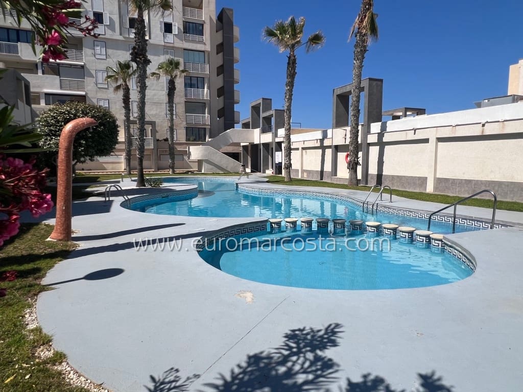 1 Zimmer Apartment zu verkaufen in La Mata mit Pool - 190.000 € (Ref: 9025526)