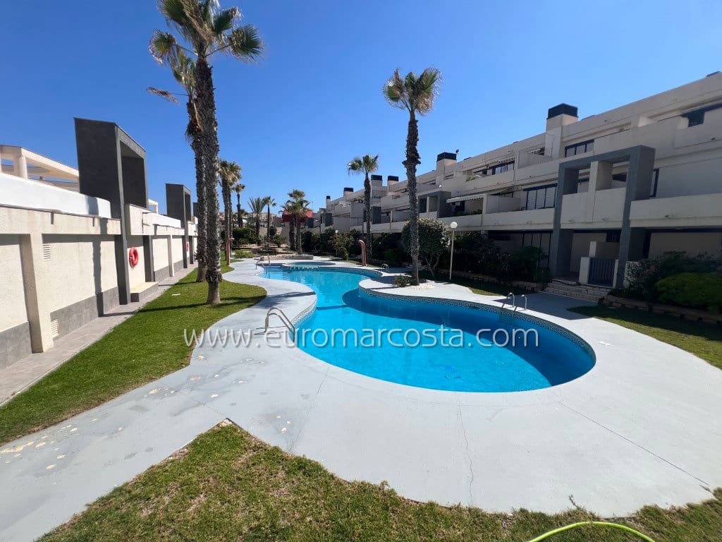 1 soveværelse Lejlighed til salg i La Mata med swimmingpool - € 190.000 (Ref: 9025526)