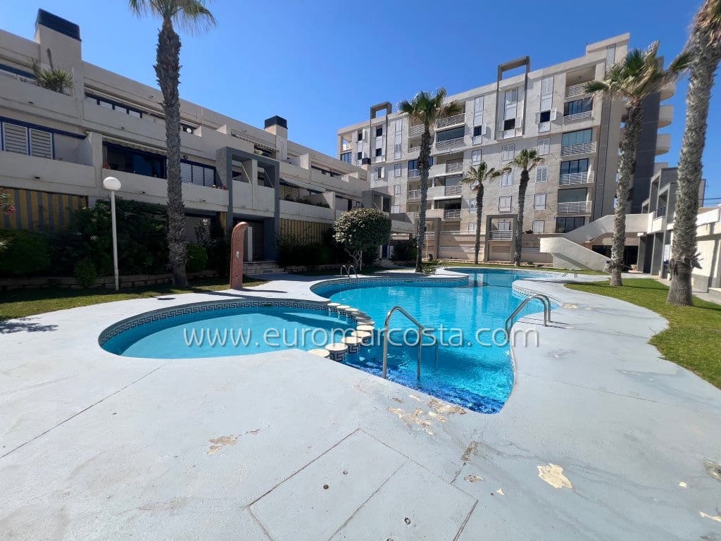 1 soveværelse Lejlighed til salg i La Mata med swimmingpool - € 190.000 (Ref: 9025526)