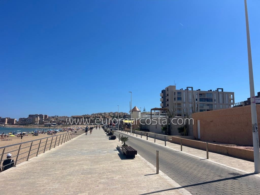 1 soveværelse Lejlighed til salg i La Mata med swimmingpool - € 190.000 (Ref: 9025526)