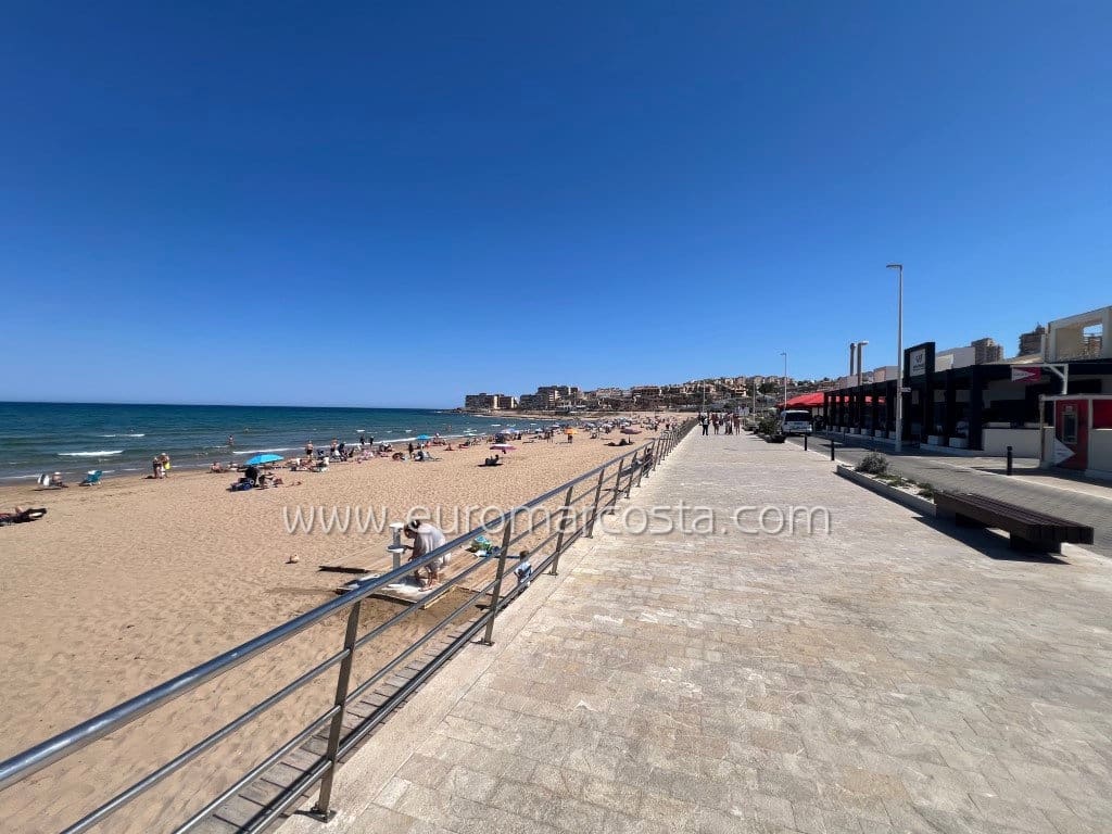 1 soveværelse Lejlighed til salg i La Mata med swimmingpool - € 190.000 (Ref: 9025526)