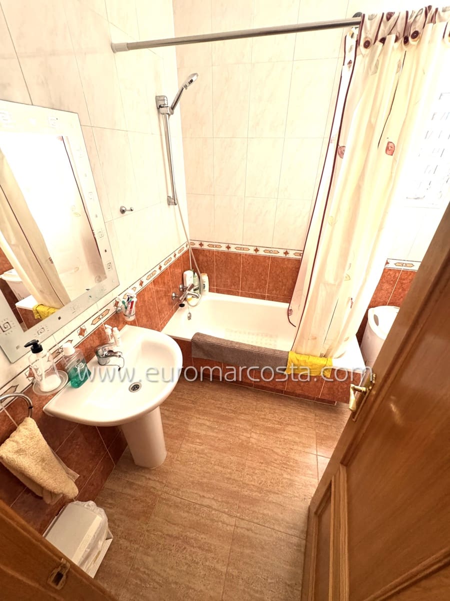 3 Zimmer Reihenhaus zu verkaufen in Guardamar del Segura mit Pool Garage - 223.490 € (Ref: 9057087)