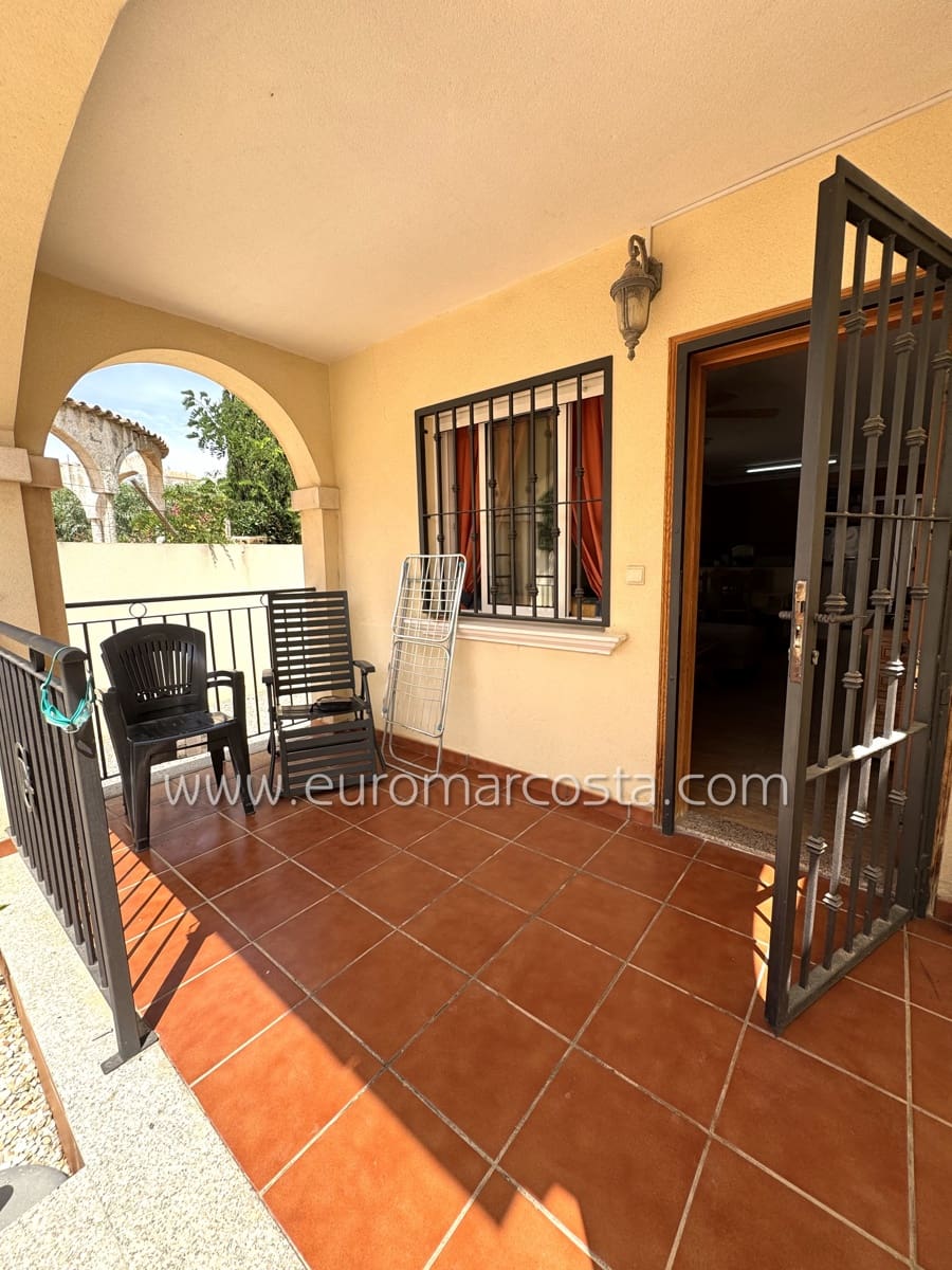 3 Zimmer Reihenhaus zu verkaufen in Guardamar del Segura mit Pool Garage - 223.490 € (Ref: 9057087)