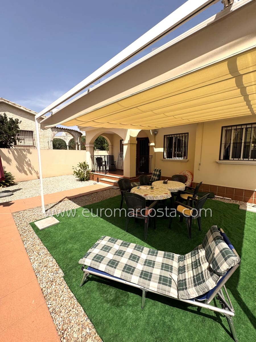 3 Zimmer Reihenhaus zu verkaufen in Guardamar del Segura mit Pool Garage - 223.490 € (Ref: 9057087)