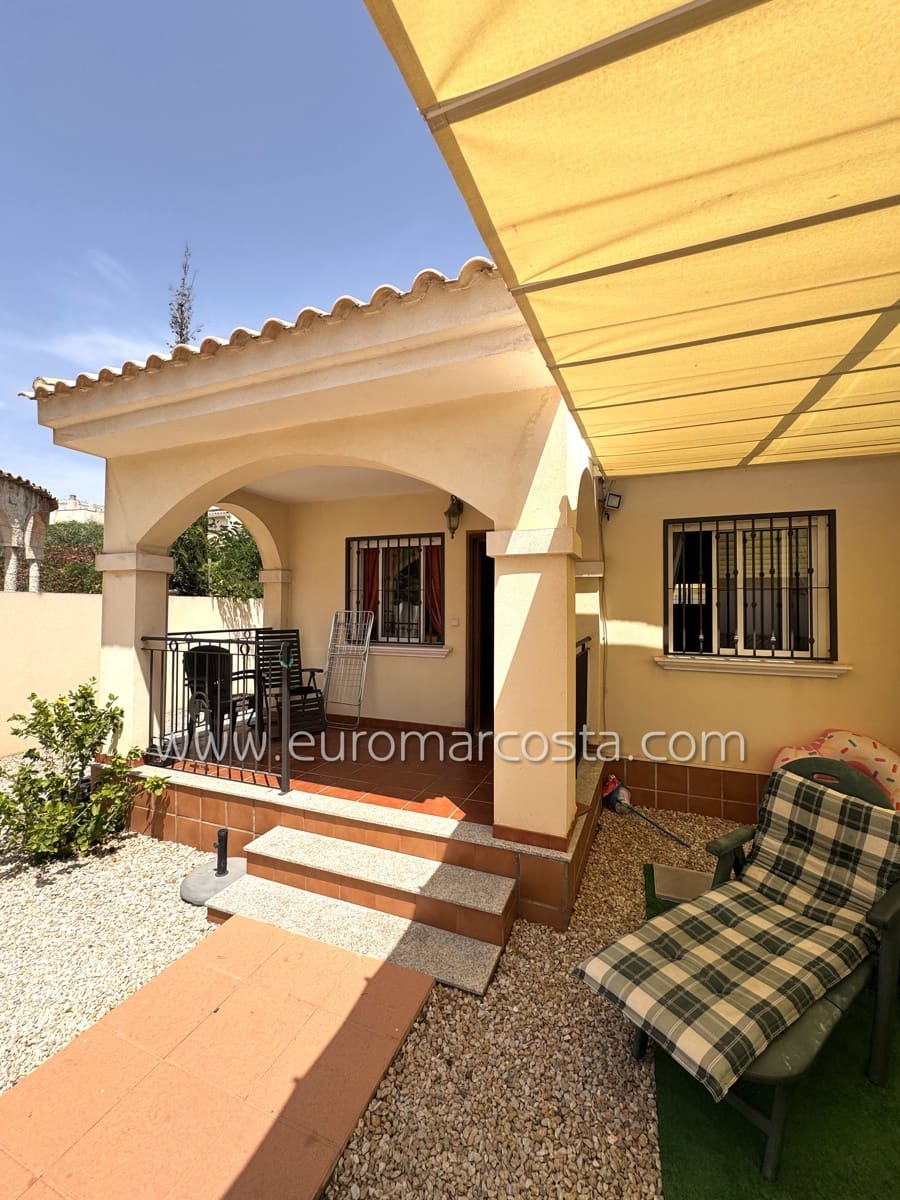 3 Zimmer Reihenhaus zu verkaufen in Guardamar del Segura mit Pool Garage - 223.490 € (Ref: 9057087)