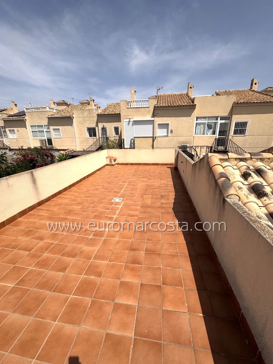 3 Zimmer Reihenhaus zu verkaufen in Guardamar del Segura mit Pool Garage - 223.490 € (Ref: 9057087)