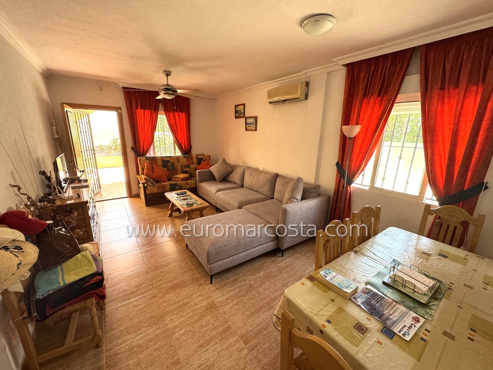 3 Zimmer Reihenhaus zu verkaufen in Guardamar del Segura mit Pool Garage - 223.490 € (Ref: 9057087)