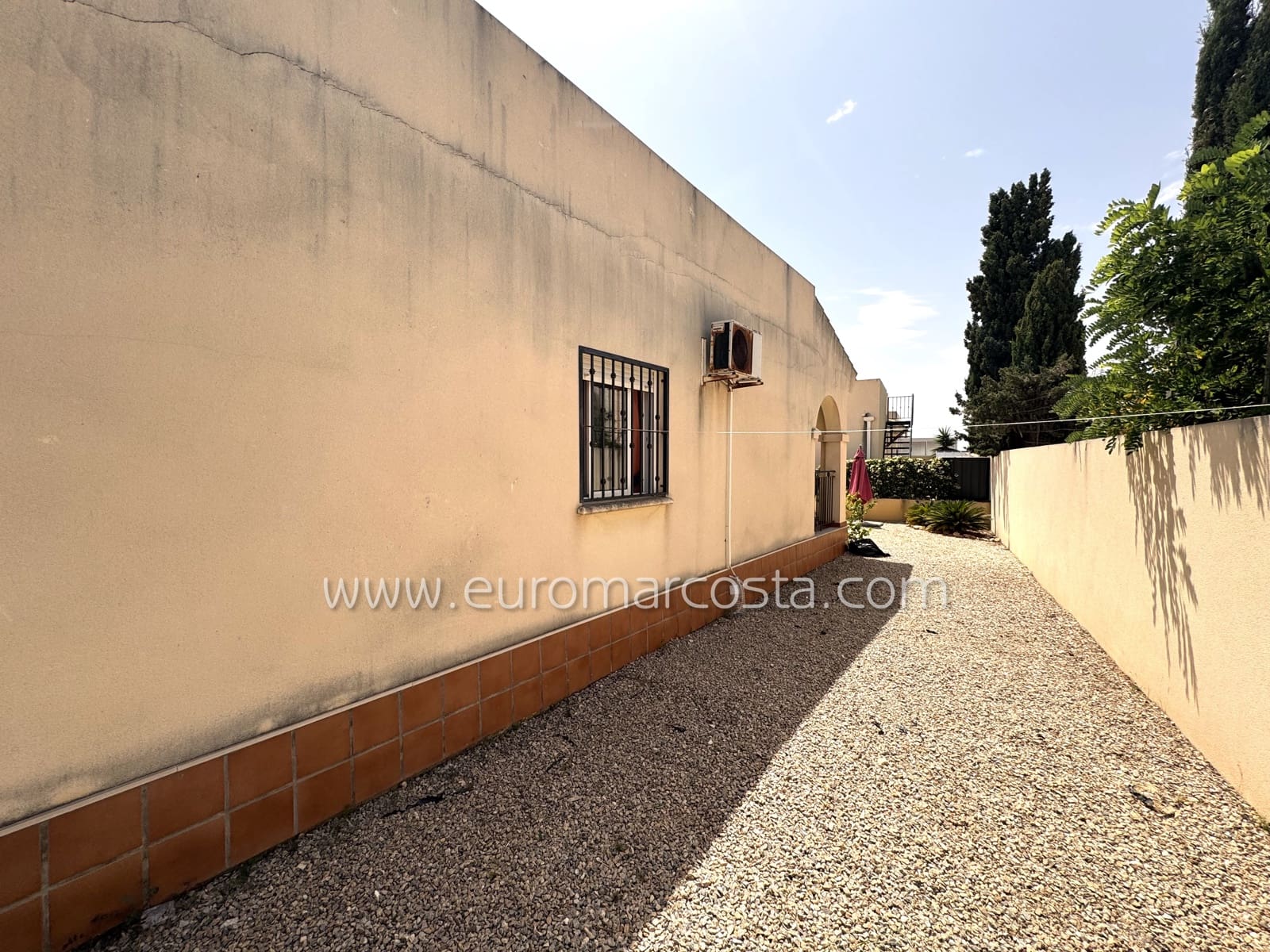 3 Zimmer Reihenhaus zu verkaufen in Guardamar del Segura mit Pool Garage - 223.490 € (Ref: 9057087)