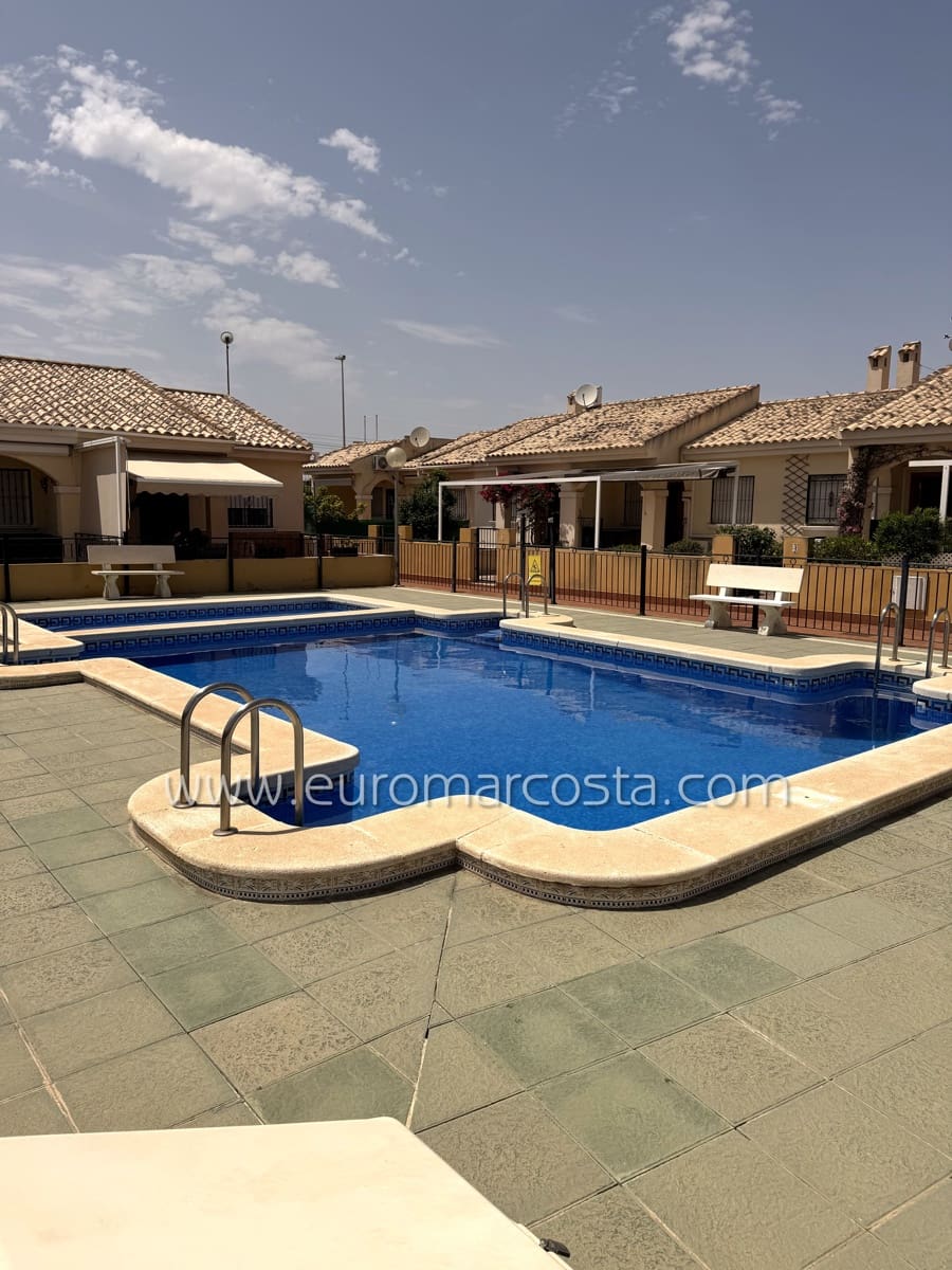 3 Zimmer Reihenhaus zu verkaufen in Guardamar del Segura mit Pool Garage - 223.490 € (Ref: 9057087)