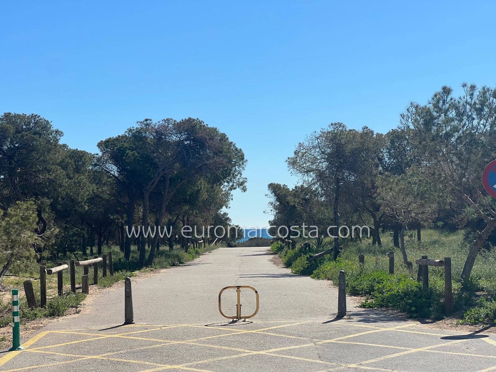 Apartamento de 2 habitaciones en Guardamar del Segura en venta con piscina garaje - 266.000 € (Ref: 9097675)