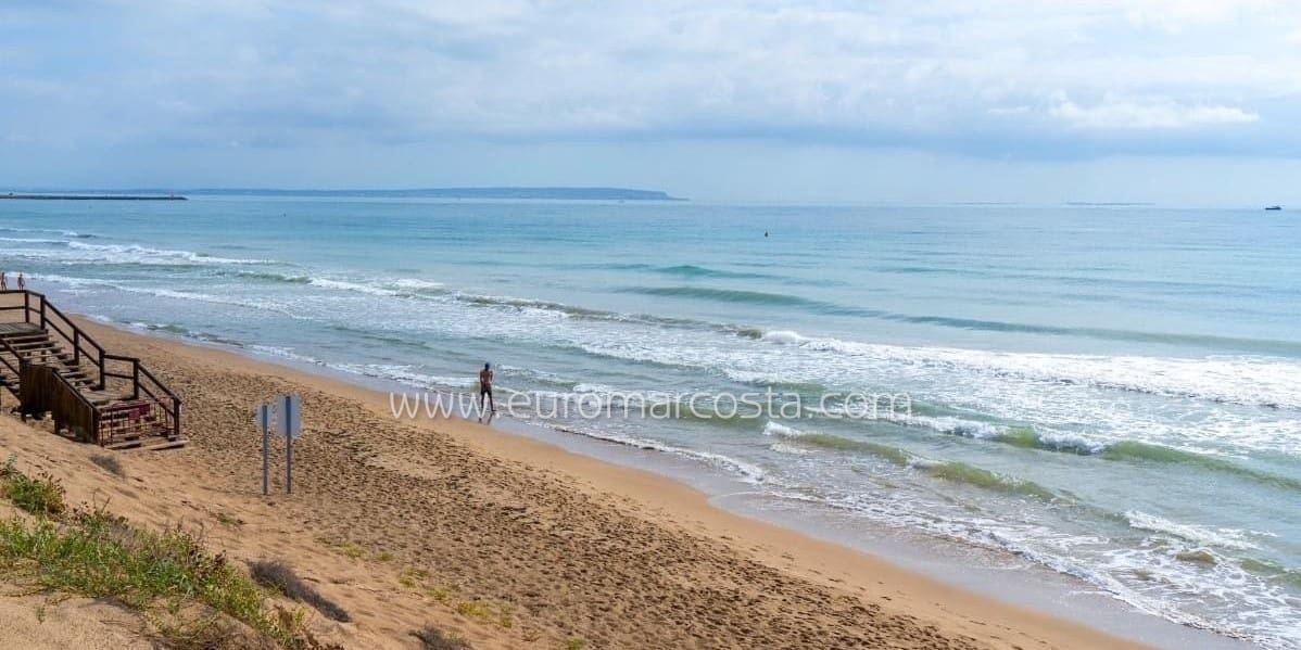 3 sovrum Villa till salu i Guardamar del Segura med pool garage - 220 000 € (Ref: 9111464)