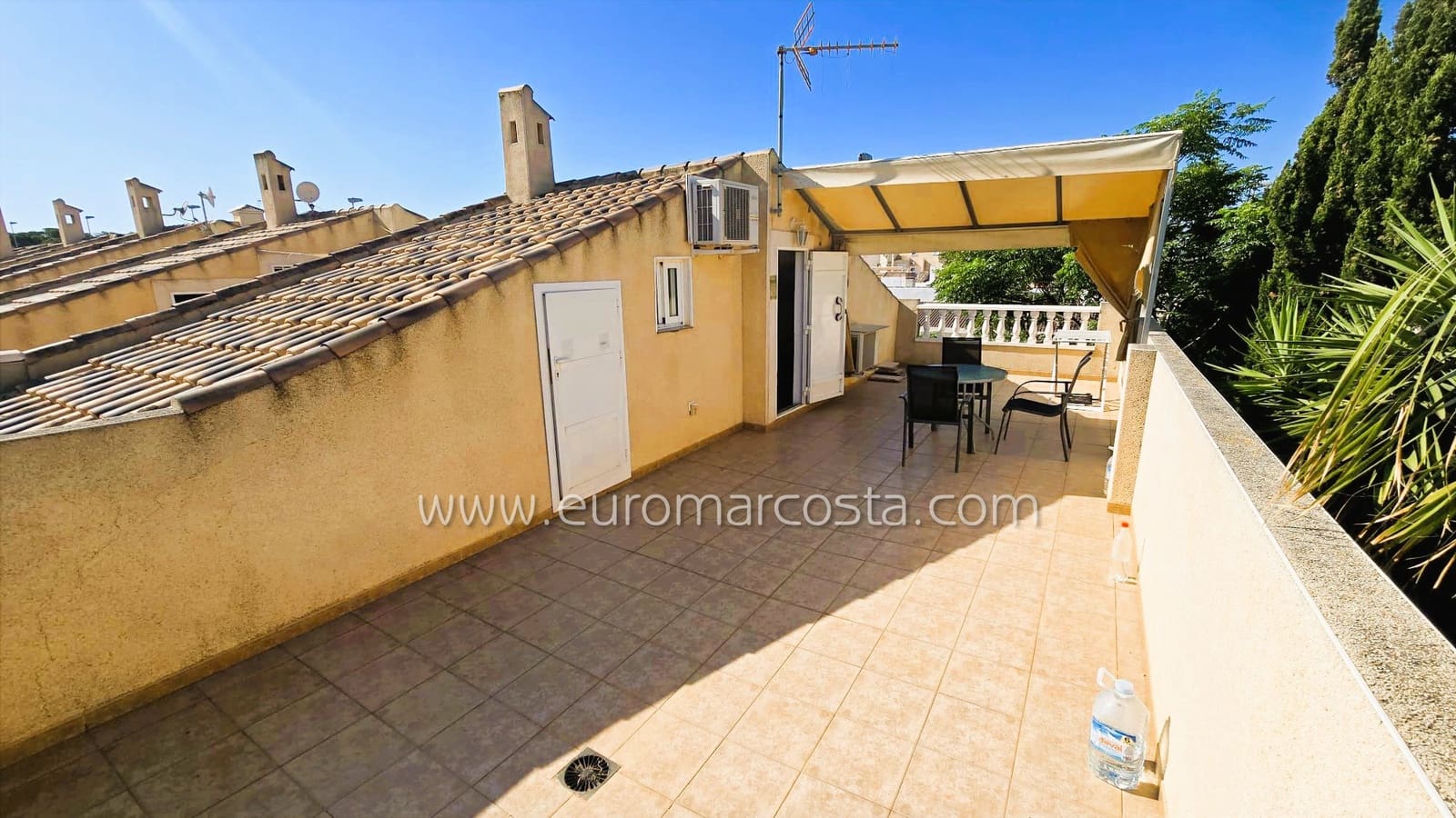 3 sovrum Villa till salu i Guardamar del Segura med pool garage - 220 000 € (Ref: 9111464)