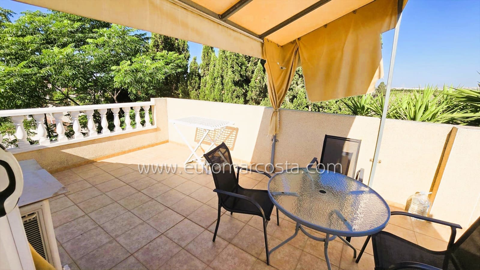 3 sovrum Villa till salu i Guardamar del Segura med pool garage - 220 000 € (Ref: 9111464)