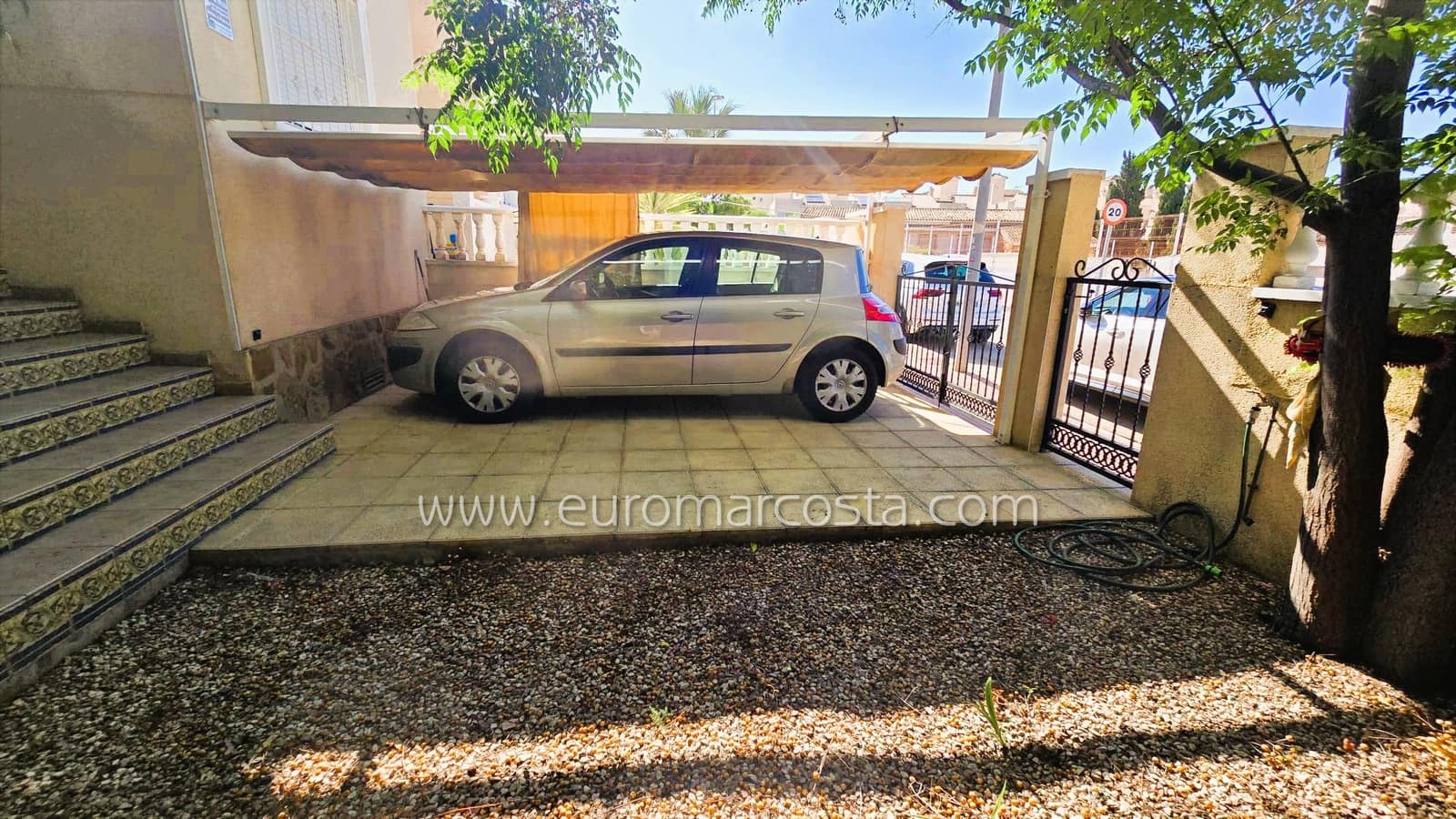 3 sovrum Villa till salu i Guardamar del Segura med pool garage - 220 000 € (Ref: 9111464)